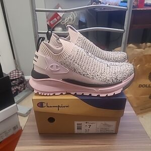 Champion Reflex Mingle Knit  Size 7 Youth Girl Women 8.5 Brand New W Box Pink